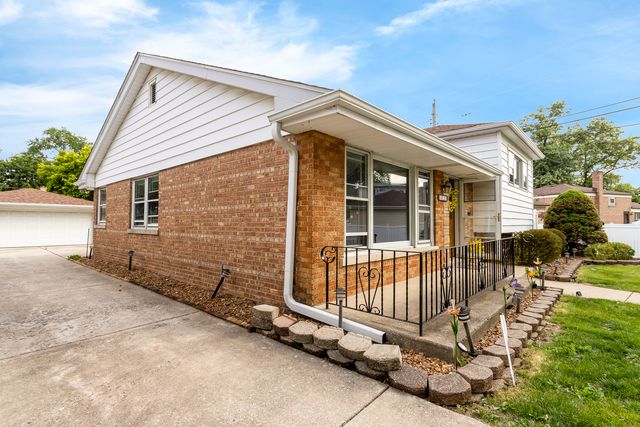 5425 Drury Lane, Oak Lawn, IL 60453
