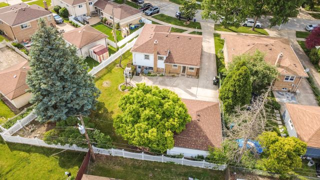 5425 Drury Lane, Oak Lawn, IL 60453