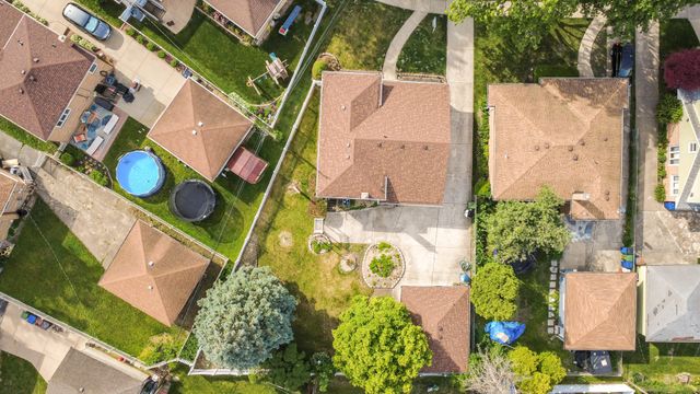 5425 Drury Lane, Oak Lawn, IL 60453