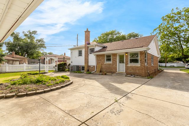 5425 Drury Lane, Oak Lawn, IL 60453