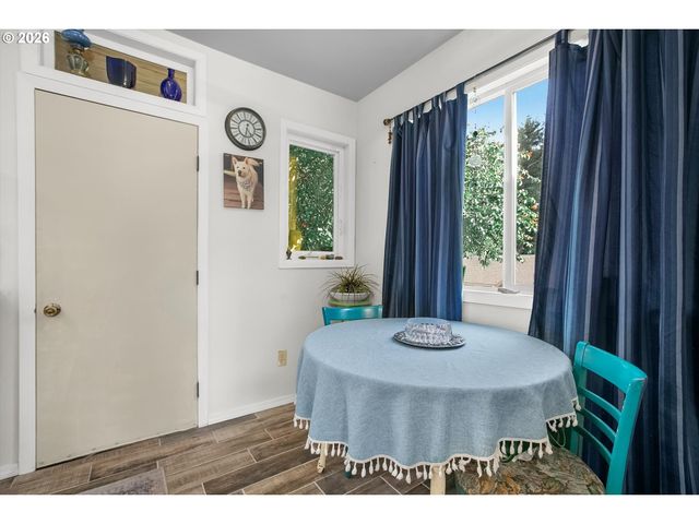 1909 Ne 20TH St, Lincoln City, OR 97367