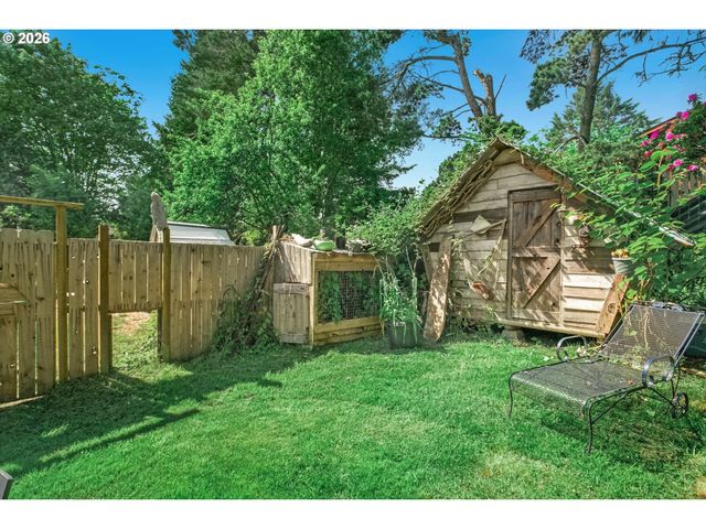 1909 Ne 20TH St, Lincoln City, OR 97367