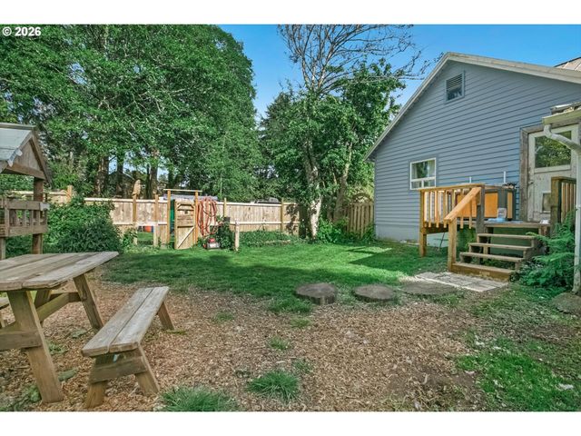 1909 Ne 20TH St, Lincoln City, OR 97367