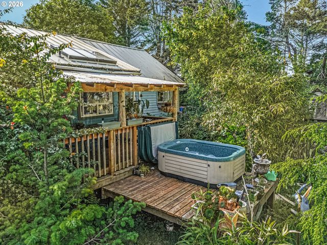 1909 Ne 20TH St, Lincoln City, OR 97367