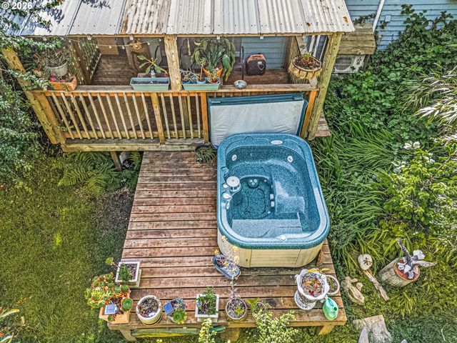 1909 Ne 20TH St, Lincoln City, OR 97367