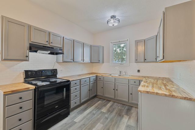 719 S 8TH Street, Council Bluffs, IA 51501