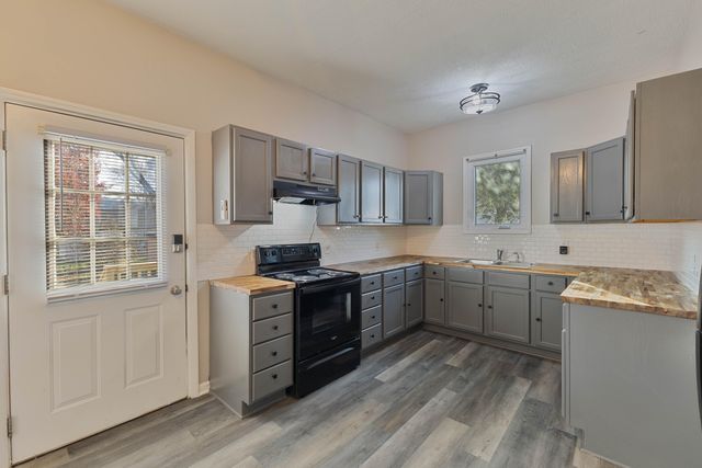 719 S 8TH Street, Council Bluffs, IA 51501