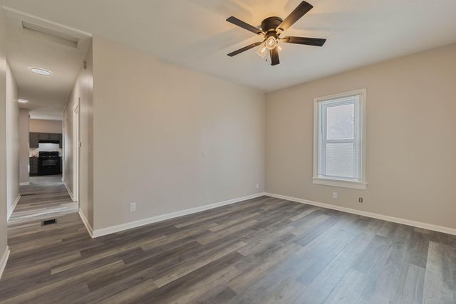 719 S 8TH Street, Council Bluffs, IA 51501