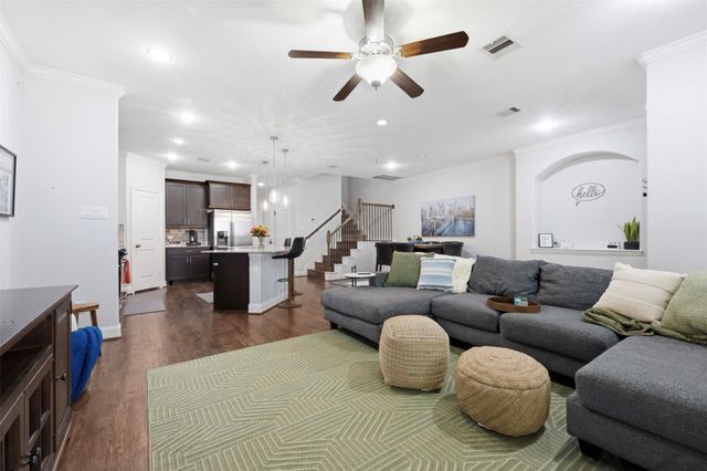 706 Water Street, Webster, TX 77598