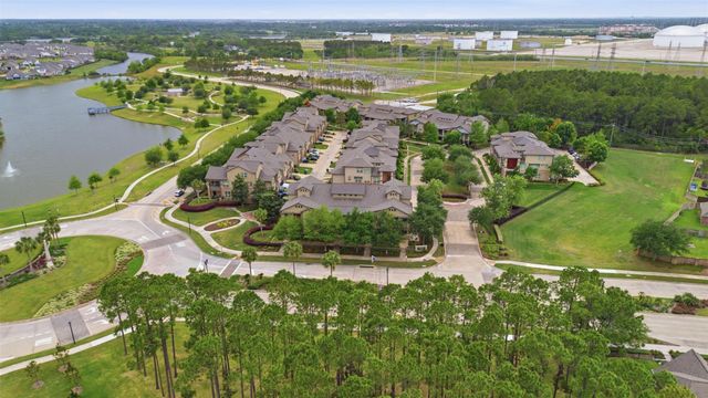 706 Water Street, Webster, TX 77598