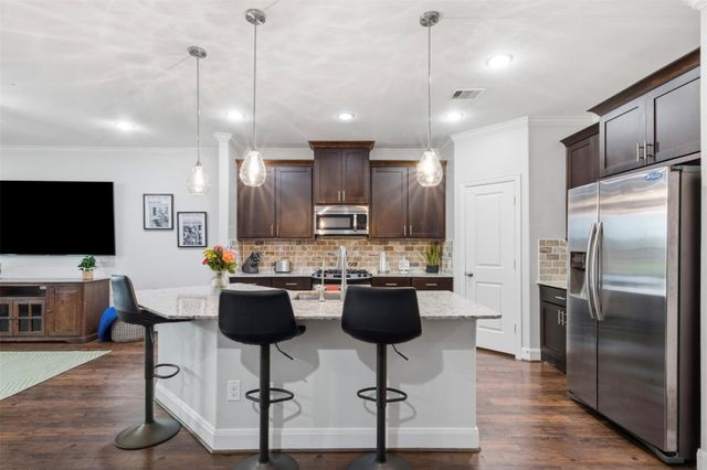 706 Water Street, Webster, TX 77598