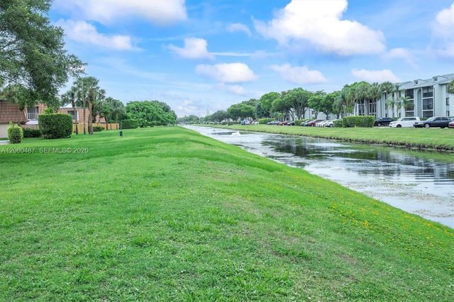 839 Blue Ridge Circle 839, West Palm Beach, FL 33409
