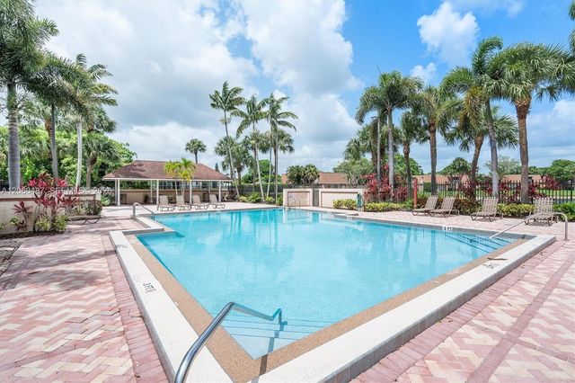 839 Blue Ridge Circle 839, West Palm Beach, FL 33409