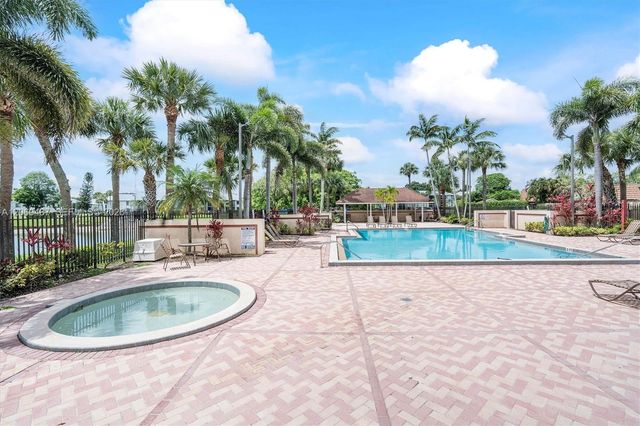 839 Blue Ridge Circle 839, West Palm Beach, FL 33409