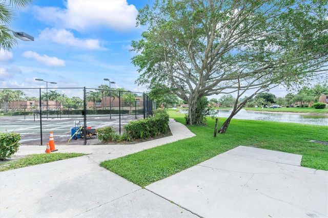 839 Blue Ridge Circle 839, West Palm Beach, FL 33409