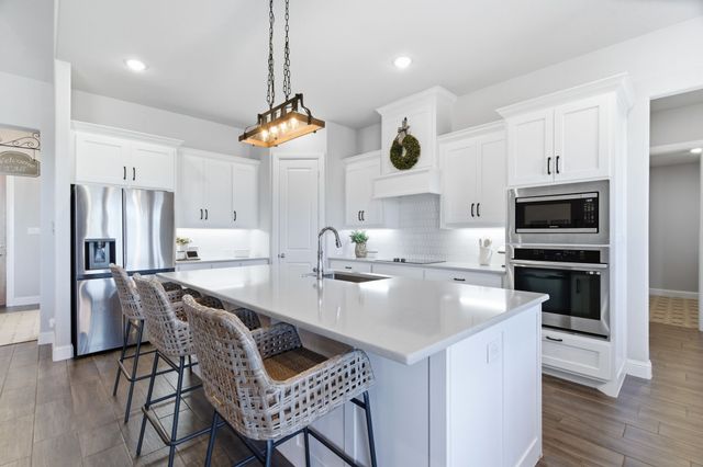 320 Oak Meadow Lane, Weatherford, TX 76085