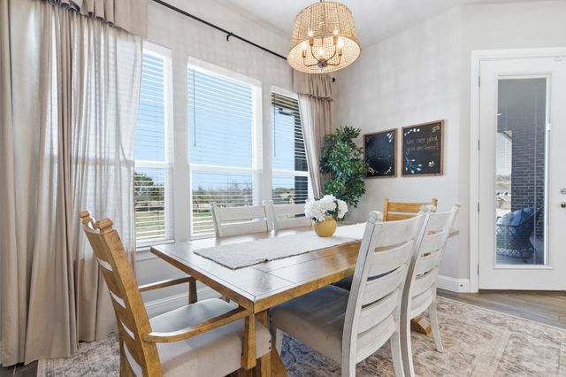 320 Oak Meadow Lane, Weatherford, TX 76085