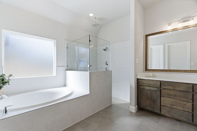 320 Oak Meadow Lane, Weatherford, TX 76085