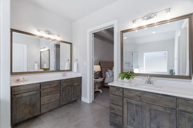 320 Oak Meadow Lane, Weatherford, TX 76085