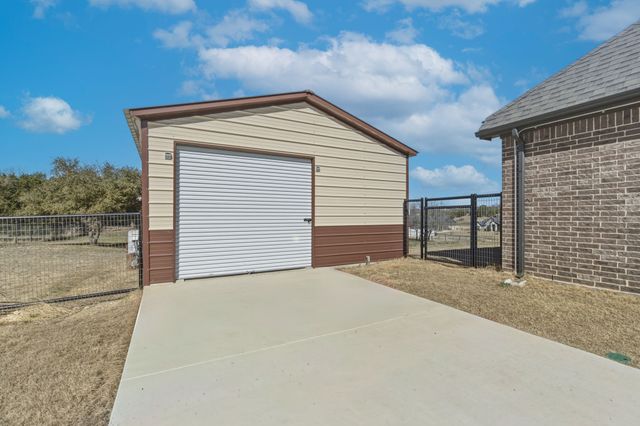 320 Oak Meadow Lane, Weatherford, TX 76085