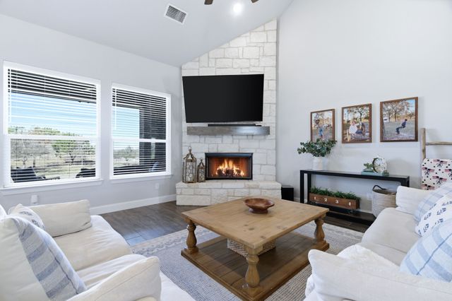 320 Oak Meadow Lane, Weatherford, TX 76085