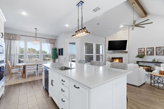 320 Oak Meadow Lane, Weatherford, TX 76085