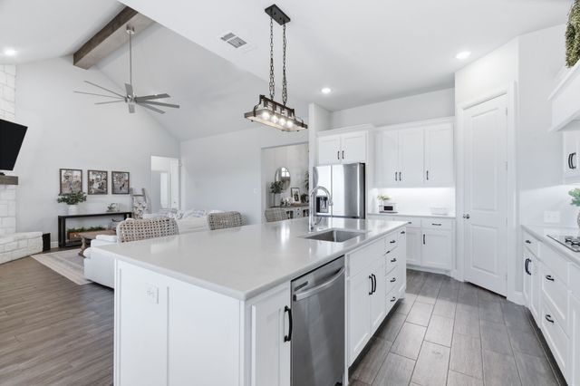 320 Oak Meadow Lane, Weatherford, TX 76085