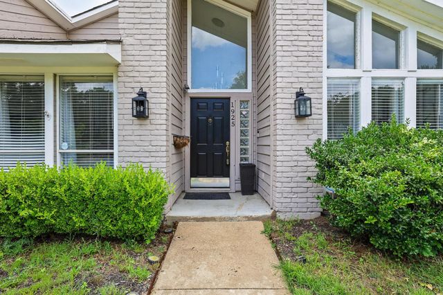 1925 Country Club Drive, Plano, TX 75074