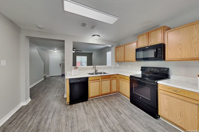 7 Beacon Oak, San Antonio, TX 78239