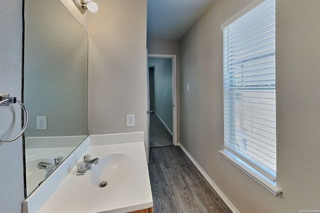 7 Beacon Oak, San Antonio, TX 78239