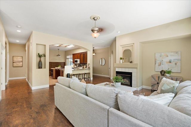 2135 Mayall Ct, Folsom, CA 95630