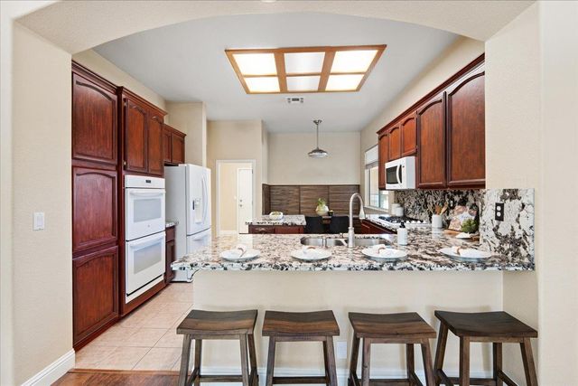 2135 Mayall Ct, Folsom, CA 95630