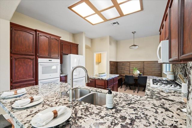 2135 Mayall Ct, Folsom, CA 95630
