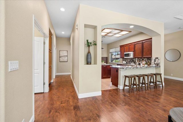 2135 Mayall Ct, Folsom, CA 95630