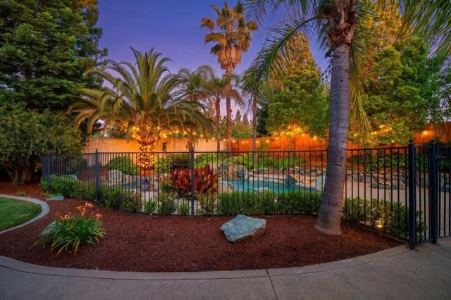 2135 Mayall Ct, Folsom, CA 95630