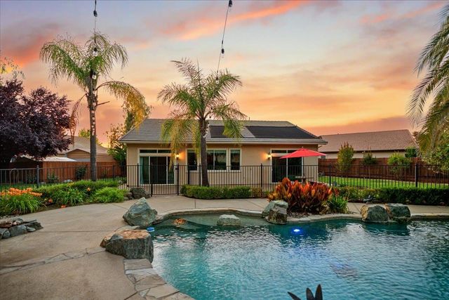 2135 Mayall Ct, Folsom, CA 95630