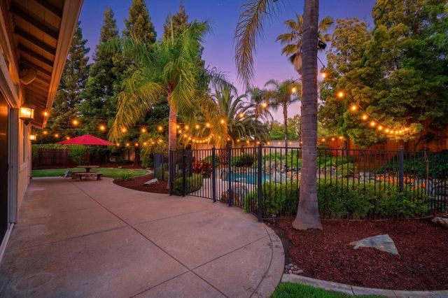 2135 Mayall Ct, Folsom, CA 95630