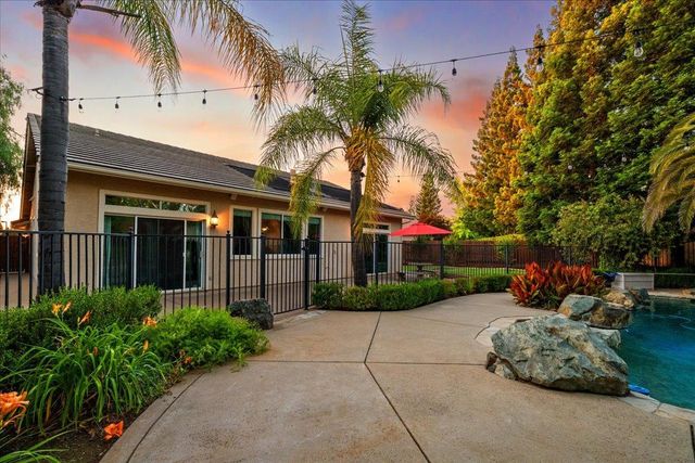 2135 Mayall Ct, Folsom, CA 95630