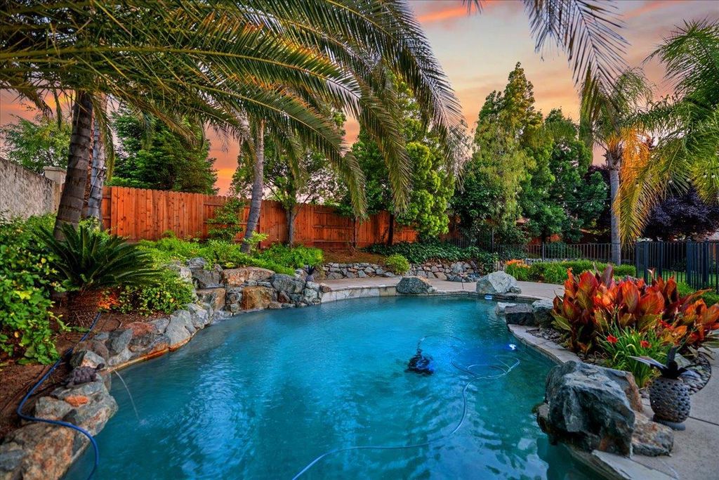 2135 Mayall Ct, Folsom, CA 95630