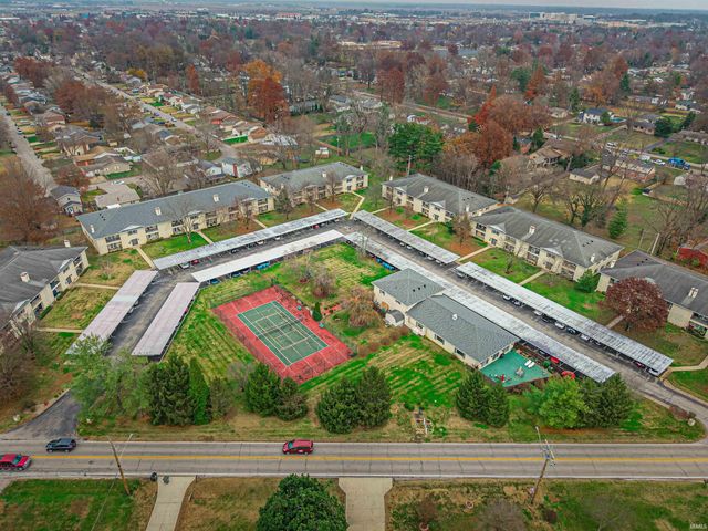 6704 Newburgh Road, Evansville, IN 47715