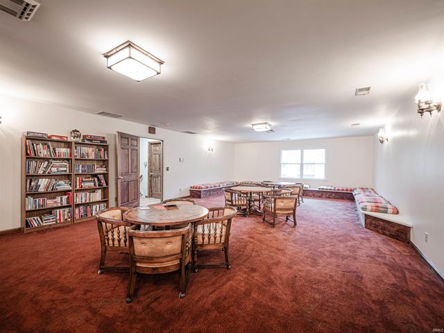 6704 Newburgh Road, Evansville, IN 47715