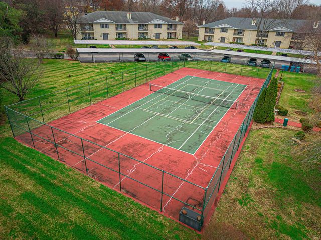 6704 Newburgh Road, Evansville, IN 47715