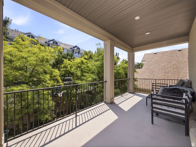 9203 S BRIGHTON DR, Sandy, UT 84070