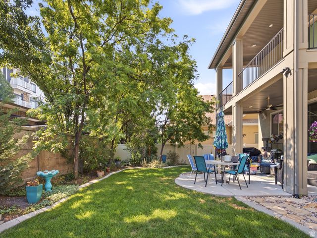 9203 S BRIGHTON DR, Sandy, UT 84070