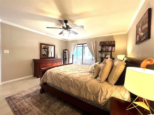 2101 HAMMOCK PINE BOULEVARD 2101, Clearwater, FL 33761