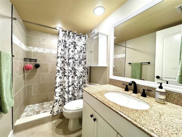 2101 HAMMOCK PINE BOULEVARD 2101, Clearwater, FL 33761