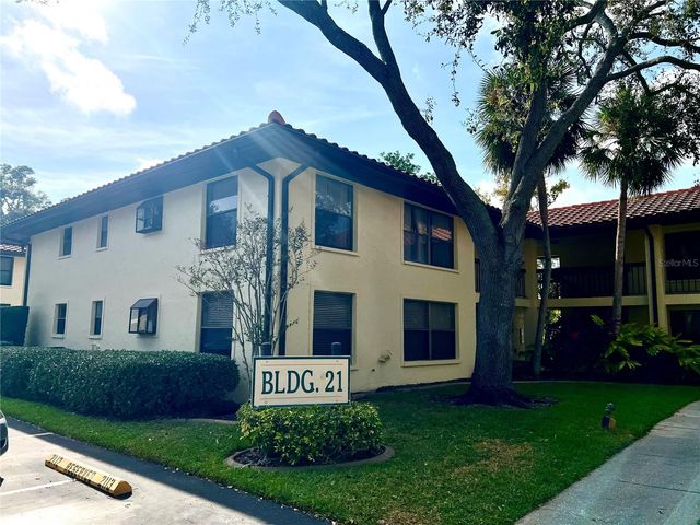 2101 HAMMOCK PINE BOULEVARD 2101, Clearwater, FL 33761