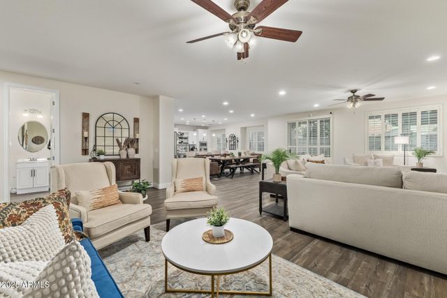 911 S WAYNE Drive, Chandler, AZ 85225