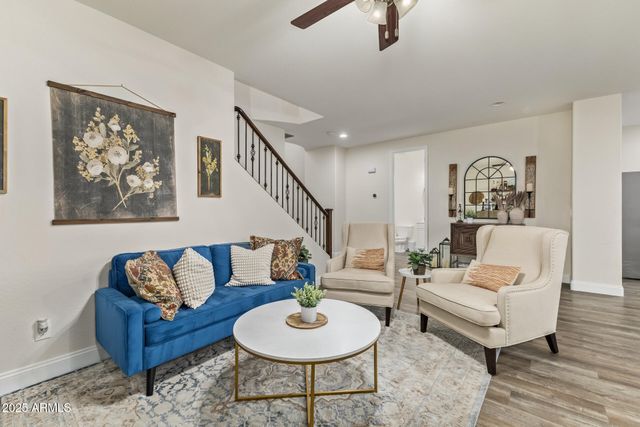 911 S WAYNE Drive, Chandler, AZ 85225