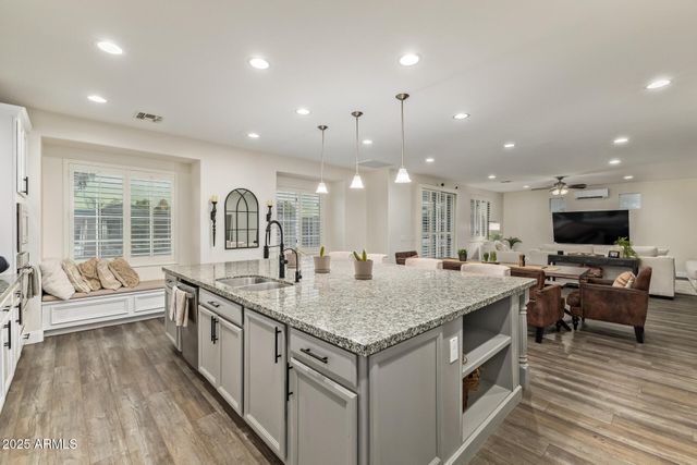 911 S WAYNE Drive, Chandler, AZ 85225